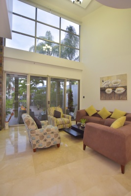 Casa en venta en urbanización Laguna del Sol, Samborondón GeoBienes - Casa en venta en urbanización Laguna del Sol, Samborondón - Plusvalia Guayaquil Casas de venta y alquiler Inmobiliaria Ecuador