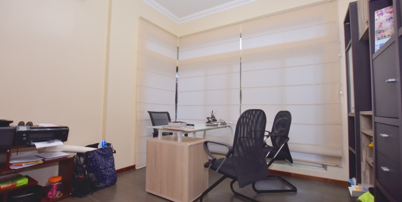 Casa en venta en urbanización Laguna del Sol, Samborondón GeoBienes - Casa en venta en urbanización Laguna del Sol, Samborondón - Plusvalia Guayaquil Casas de venta y alquiler Inmobiliaria Ecuador