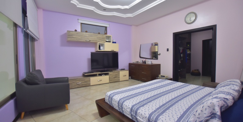 Casa en venta en urbanización Laguna del Sol, Samborondón GeoBienes - Casa en venta en urbanización Laguna del Sol, Samborondón - Plusvalia Guayaquil Casas de venta y alquiler Inmobiliaria Ecuador