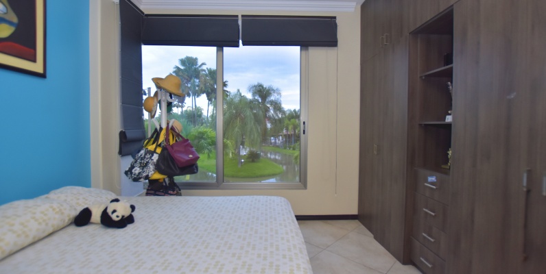 Casa en venta en urbanización Laguna del Sol, Samborondón GeoBienes - Casa en venta en urbanización Laguna del Sol, Samborondón - Plusvalia Guayaquil Casas de venta y alquiler Inmobiliaria Ecuador
