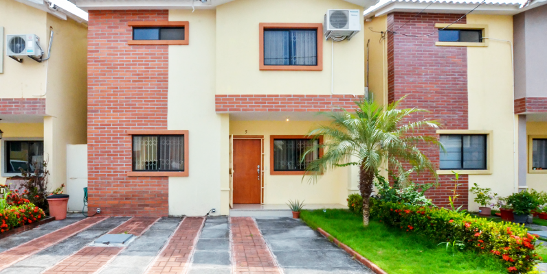 GeoBienes - Casa en venta en Urbanización Milán sector Vía Salitre - Samborondón - Plusvalia Guayaquil Casas de venta y alquiler Inmobiliaria Ecuador