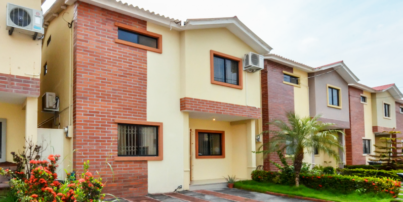 Casa en venta en Urbanización Milán sector Vía Salitre - Samborondón GeoBienes - Casa en venta en Urbanización Milán sector Vía Salitre - Samborondón - Plusvalia Guayaquil Casas de venta y alquiler Inmobiliaria Ecuador