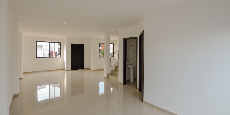 Casa en venta en urbanización Napoli sector vía a Samborondón GeoBienes - Casa en venta en urbanización Napoli vía a Samborondón - Plusvalia Guayaquil Casas de venta y alquiler Inmobiliaria Ecuador