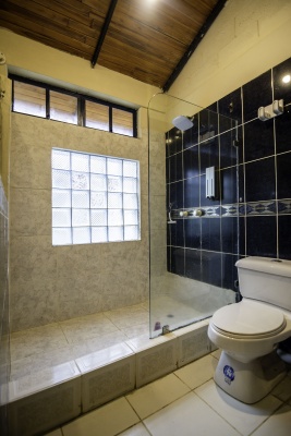 Casa en venta en urbanización Puerto Azul, Vía a la Costa GeoBienes - Casa en venta en urbanización Puerto Azul, Vía a la Costa - Plusvalia Guayaquil Casas de venta y alquiler Inmobiliaria Ecuador