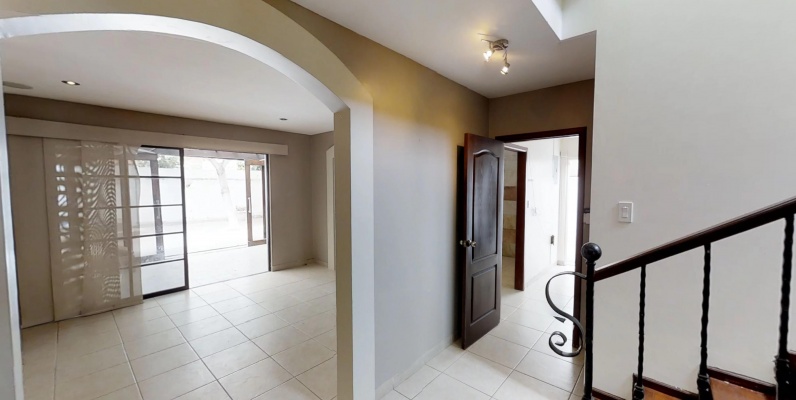 Casa en venta en urbanización Terranostra via a la costa GeoBienes - Casa en venta en urbanización Terranostra via a la costa - Plusvalia Guayaquil Casas de venta y alquiler Inmobiliaria Ecuador