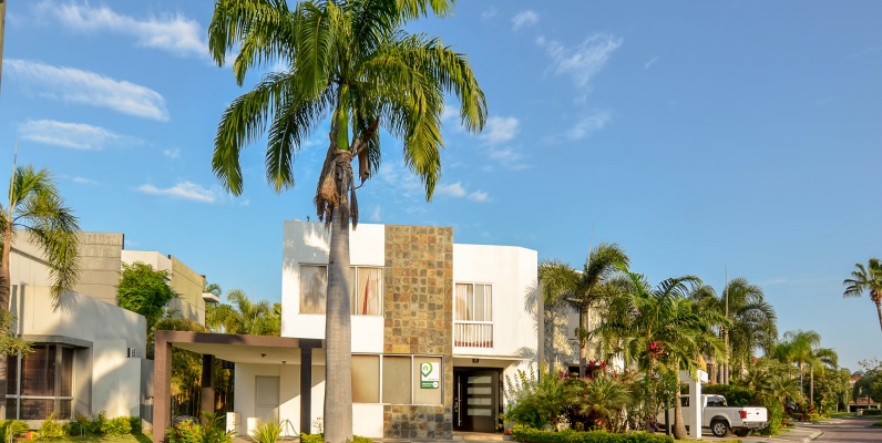 GeoBienes - Casa en venta en Urbanización Terrasol Vía a Samborondón - Plusvalia Guayaquil Casas de venta y alquiler Inmobiliaria Ecuador