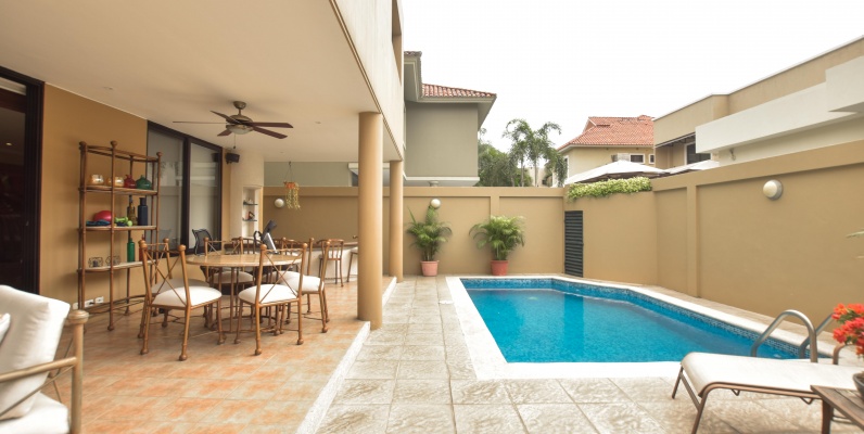 Casa en venta en urbanización Villa Nueva GeoBienes - Casa en venta en urbanización Villa Nueva - Plusvalia Guayaquil Casas de venta y alquiler Inmobiliaria Ecuador