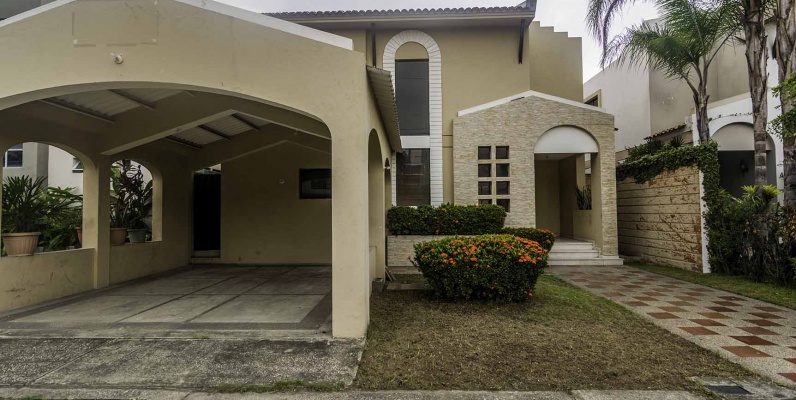 GeoBienes - Casa en venta en Urbanización Villa Nueva,  Vía a Samborondón  - Plusvalia Guayaquil Casas de venta y alquiler Inmobiliaria Ecuador
