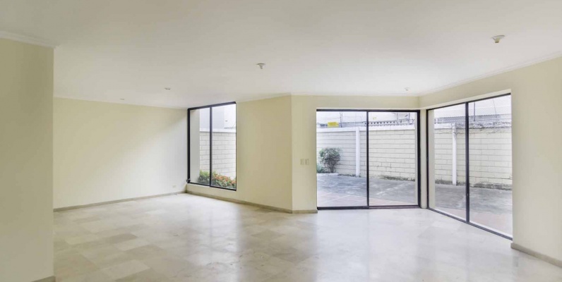 Casa en venta en Urbanización Villa Nueva Vía a Samborondón GeoBienes - Casa en venta en Urbanización Villa Nueva, Vía a Samborondón - Plusvalia Guayaquil Casas de venta y alquiler Inmobiliaria Ecuador