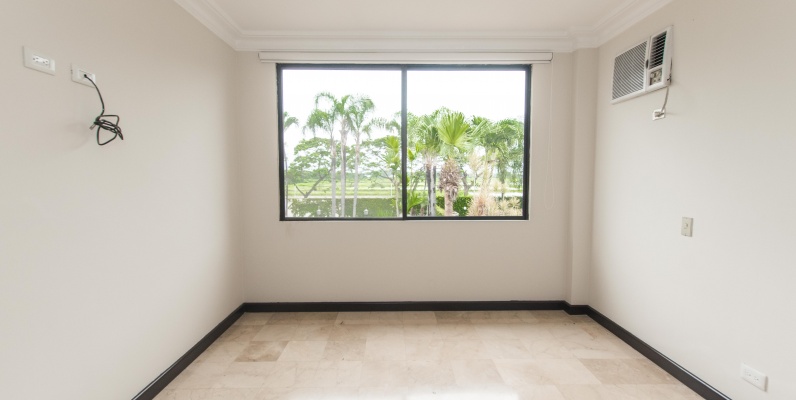 Casa en venta en Urbanización Vista al Parque, Samborondón GeoBienes - Casa en venta en Samborondón - Plusvalia Guayaquil Casas de venta y alquiler Inmobiliaria Ecuador