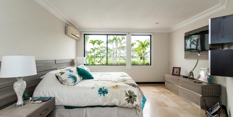 Casa en venta en Urbanización Vista al Parque, Samborondón GeoBienes - Casa en venta en Samborondón - Plusvalia Guayaquil Casas de venta y alquiler Inmobiliaria Ecuador
