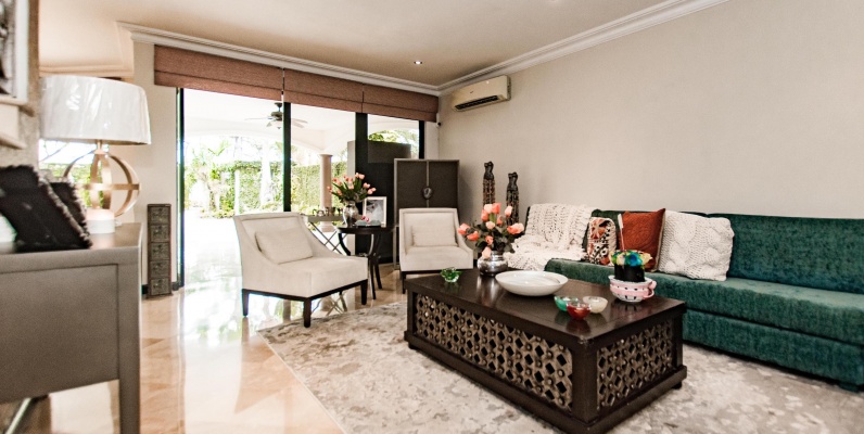 Casa en venta en Urbanización Vista al Parque, Samborondón GeoBienes - Casa en venta en Samborondón - Plusvalia Guayaquil Casas de venta y alquiler Inmobiliaria Ecuador