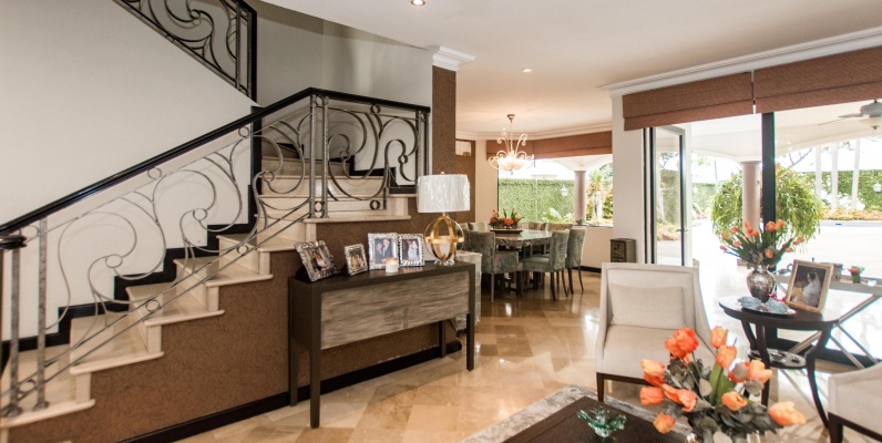 Casa en venta en Urbanización Vista al Parque, Samborondón GeoBienes - Casa en venta en Samborondón - Plusvalia Guayaquil Casas de venta y alquiler Inmobiliaria Ecuador