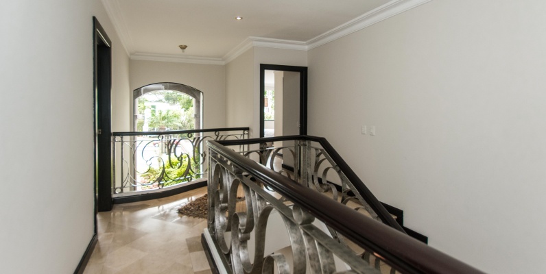 Casa en venta en Urbanización Vista al Parque, Samborondón GeoBienes - Casa en venta en Samborondón - Plusvalia Guayaquil Casas de venta y alquiler Inmobiliaria Ecuador