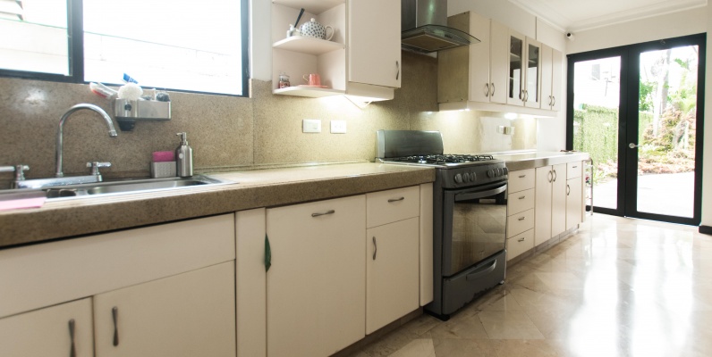 Casa en venta en Urbanización Vista al Parque, Samborondón GeoBienes - Casa en venta en Samborondón - Plusvalia Guayaquil Casas de venta y alquiler Inmobiliaria Ecuador