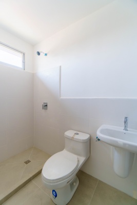 Casa en venta por estrenar con excelentes acabados en Urbanización Amalfi, Vía la Aurora Km 5.5 GeoBienes - Casa en venta por estrenar con excelentes acabados en Urbanización Amalfi, Vía la Aurora Km 5.5 - Plusvalia Guayaquil Casas de venta y alquiler Inmobiliaria Ecuador