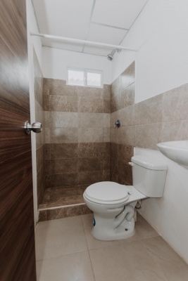 Casa en venta por estrenar en Urbanización Villa del Rey etapa Princesa Kate GeoBienes - Casa en venta por estrenar en Urbanización Villa del Rey etapa Princesa Kate - Plusvalia Guayaquil Casas de venta y alquiler Inmobiliaria Ecuador