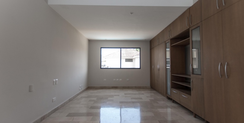 Casa en venta remodelada en la Urb. Villanueva, Km 1, Vía Samborondón GeoBienes - Casa en venta remodelada en la Urb. Villanueva, Km 1, Vía Samborondón - Plusvalia Guayaquil Casas de venta y alquiler Inmobiliaria Ecuador