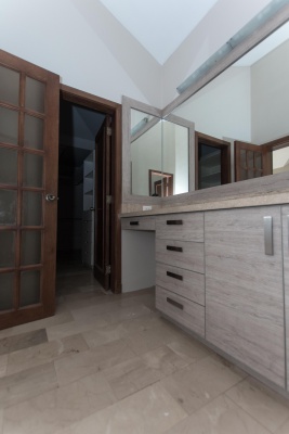 Casa en venta remodelada en la Urb. Villanueva, Km 1, Vía Samborondón GeoBienes - Casa en venta remodelada en la Urb. Villanueva, Km 1, Vía Samborondón - Plusvalia Guayaquil Casas de venta y alquiler Inmobiliaria Ecuador