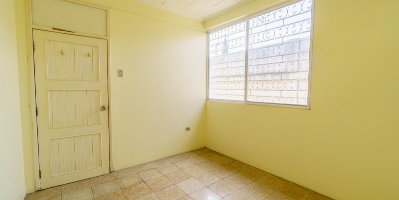 Casa en venta ubicada en Cdla del IESS, Sur de Guayaquil GeoBienes - Casa en venta ubicada en Cdla del IESS, Sur de Guayaquil - Plusvalia Guayaquil Casas de venta y alquiler Inmobiliaria Ecuador