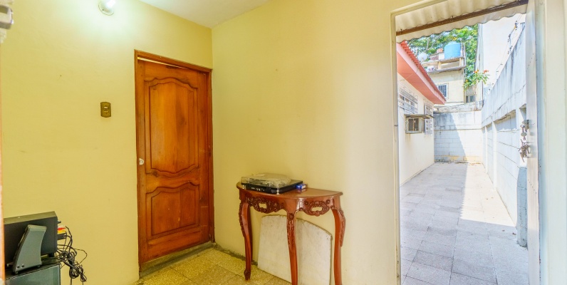 Casa en venta ubicada en Cdla del IESS, Sur de Guayaquil GeoBienes - Casa en venta ubicada en Cdla del IESS, Sur de Guayaquil - Plusvalia Guayaquil Casas de venta y alquiler Inmobiliaria Ecuador