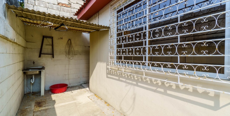 Casa en venta ubicada en Cdla del IESS, Sur de Guayaquil GeoBienes - Casa en venta ubicada en Cdla del IESS, Sur de Guayaquil - Plusvalia Guayaquil Casas de venta y alquiler Inmobiliaria Ecuador