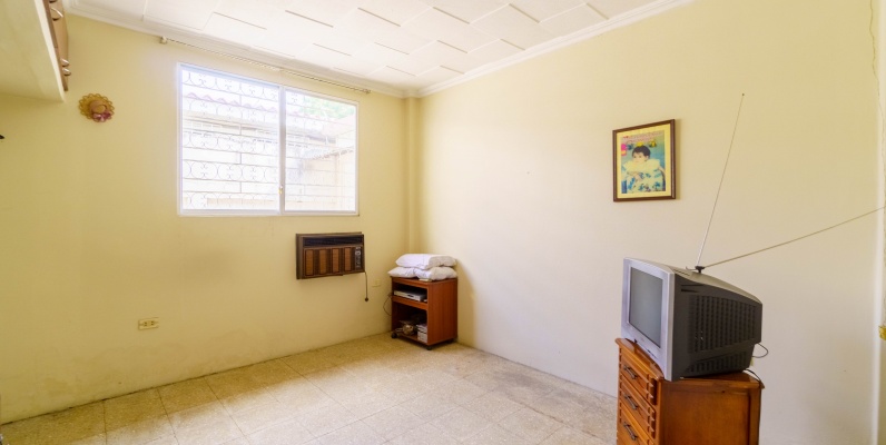 Casa en venta ubicada en Cdla del IESS, Sur de Guayaquil GeoBienes - Casa en venta ubicada en Cdla del IESS, Sur de Guayaquil - Plusvalia Guayaquil Casas de venta y alquiler Inmobiliaria Ecuador