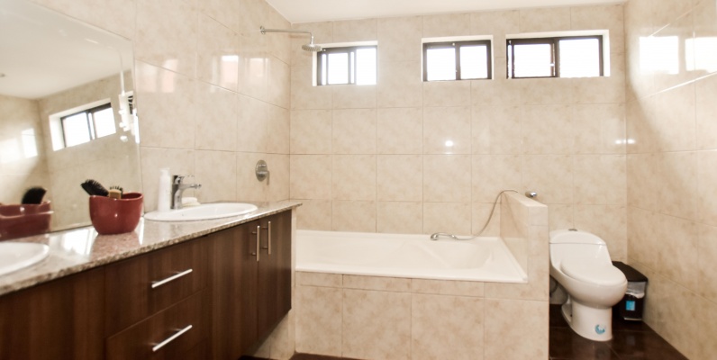 Casa en venta ubicada en Ciudad Celeste GeoBienes - Casa en venta ubicada en Ciudad Celeste - Plusvalia Guayaquil Casas de venta y alquiler Inmobiliaria Ecuador