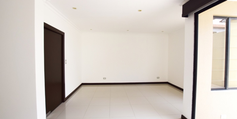 Casa en venta ubicada en Ciudad Celeste, Vía Samborondón GeoBienes - Casa en venta ubicada en Ciudad Celeste, Vía Samborondón - Plusvalia Guayaquil Casas de venta y alquiler Inmobiliaria Ecuador
