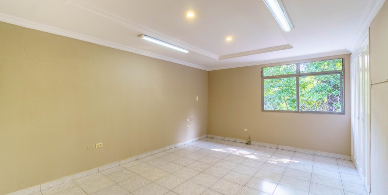 Casa en venta ubicada en conjunto cerrado en Urdesa, Norte de Guayaquil GeoBienes - Casa en venta ubicada en conjunto cerrado en Urdesa, Norte de Guayaquil - Plusvalia Guayaquil Casas de venta y alquiler Inmobiliaria Ecuador