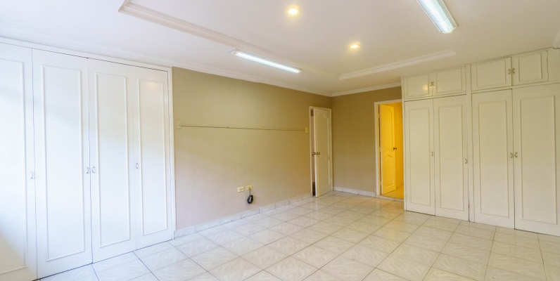 Casa en venta ubicada en conjunto cerrado en Urdesa, Norte de Guayaquil GeoBienes - Casa en venta ubicada en conjunto cerrado en Urdesa, Norte de Guayaquil - Plusvalia Guayaquil Casas de venta y alquiler Inmobiliaria Ecuador
