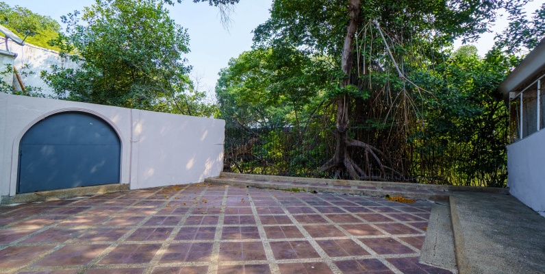 Casa en venta ubicada en conjunto cerrado en Urdesa, Norte de Guayaquil GeoBienes - Casa en venta ubicada en conjunto cerrado en Urdesa, Norte de Guayaquil - Plusvalia Guayaquil Casas de venta y alquiler Inmobiliaria Ecuador
