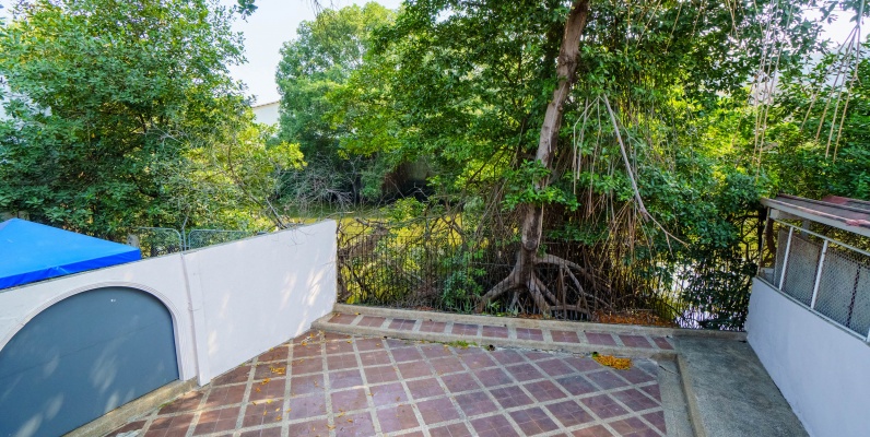 Casa en venta ubicada en conjunto cerrado en Urdesa, Norte de Guayaquil GeoBienes - Casa en venta ubicada en conjunto cerrado en Urdesa, Norte de Guayaquil - Plusvalia Guayaquil Casas de venta y alquiler Inmobiliaria Ecuador