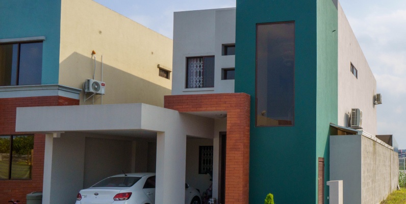 GeoBienes - Casa en venta ubicada en la Urbanización Bali, Vista al río - Plusvalia Guayaquil Casas de venta y alquiler Inmobiliaria Ecuador