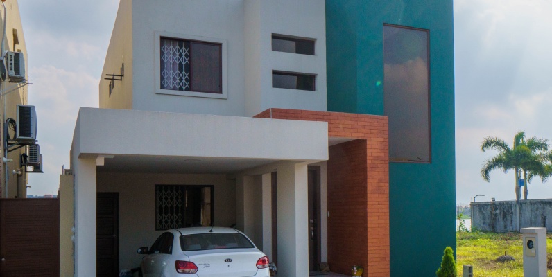 Casa en venta ubicada en la Urbanización Bali, Vista al río GeoBienes - Casa en venta ubicada en la Urbanización Bali, Vista al río - Plusvalia Guayaquil Casas de venta y alquiler Inmobiliaria Ecuador