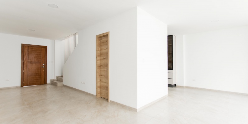 Casa en venta ubicada en la Urbanización Vistana 1000, Etapa Omega GeoBienes - Casa en venta ubicada en la Urbanización Vistana 1000, Etapa Omega - Plusvalia Guayaquil Casas de venta y alquiler Inmobiliaria Ecuador