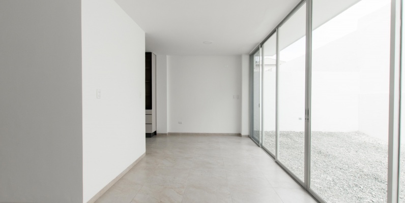 Casa en venta ubicada en la Urbanización Vistana 1000, Etapa Omega GeoBienes - Casa en venta ubicada en la Urbanización Vistana 1000, Etapa Omega - Plusvalia Guayaquil Casas de venta y alquiler Inmobiliaria Ecuador