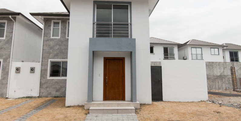 Casa en venta ubicada en la Urbanización Vistana 1000, Etapa Omega GeoBienes - Casa en venta ubicada en la Urbanización Vistana 1000, Etapa Omega - Plusvalia Guayaquil Casas de venta y alquiler Inmobiliaria Ecuador