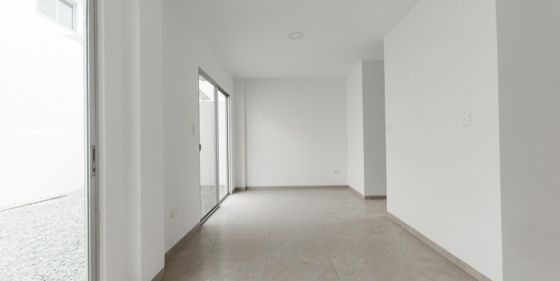 Casa en venta ubicada en la Urbanización Vistana 1000, Etapa Omega GeoBienes - Casa en venta ubicada en la Urbanización Vistana 1000, Etapa Omega - Plusvalia Guayaquil Casas de venta y alquiler Inmobiliaria Ecuador