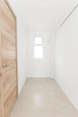 Casa en venta ubicada en la Urbanización Vistana 1000, Etapa Omega GeoBienes - Casa en venta ubicada en la Urbanización Vistana 1000, Etapa Omega - Plusvalia Guayaquil Casas de venta y alquiler Inmobiliaria Ecuador