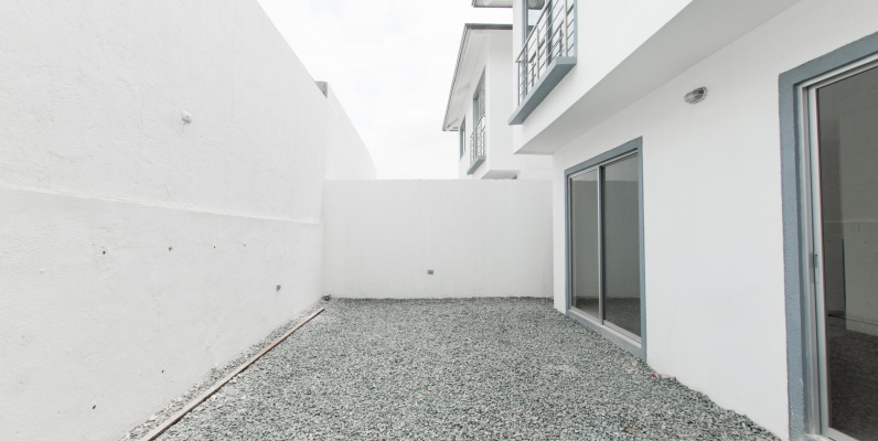 Casa en venta ubicada en la Urbanización Vistana 1000, Etapa Omega GeoBienes - Casa en venta ubicada en la Urbanización Vistana 1000, Etapa Omega - Plusvalia Guayaquil Casas de venta y alquiler Inmobiliaria Ecuador