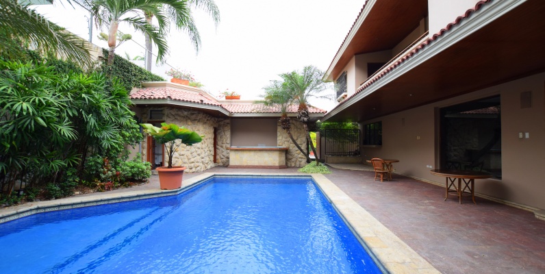 Casa en venta ubicada en Olivos I, Ceibos, Norte de Guayaquil GeoBienes - Casa en alquiler ubicada en Olivos I, Ceibos, Norte de Guayaquil - Plusvalia Guayaquil Casas de venta y alquiler Inmobiliaria Ecuador