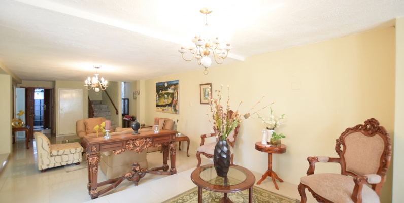 Casa en venta ubicada en Santa Cecilia, Los Ceibos GeoBienes - Casa en venta ubicada en Santa Cecilia, Los Ceibos - Plusvalia Guayaquil Casas de venta y alquiler Inmobiliaria Ecuador