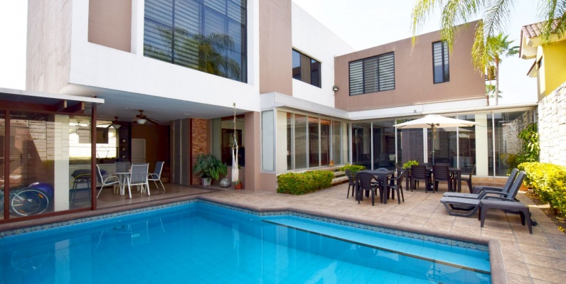 Casa en venta ubicada en Torre del Sol, Vía Samborondón GeoBienes - Casa en venta ubicada en Vía Samborondón - Torres del Sol - Plusvalia Guayaquil Casas de venta y alquiler Inmobiliaria Ecuador