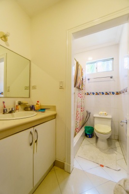 Casa en venta ubicada en Urbanización Entre Lagos, Samborondón GeoBienes - Casa en venta ubicada en Urbanización Entre Lagos, Samborondón - Plusvalia Guayaquil Casas de venta y alquiler Inmobiliaria Ecuador