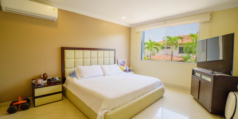 Casa en venta ubicada en Urbanización Entre Lagos, Samborondón GeoBienes - Casa en venta ubicada en Urbanización Entre Lagos, Samborondón - Plusvalia Guayaquil Casas de venta y alquiler Inmobiliaria Ecuador