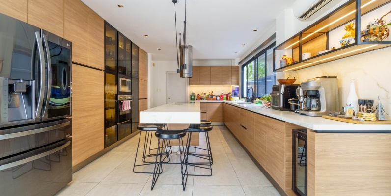 Casa en venta ubicada en Urbanización Entre Lagos, Samborondón GeoBienes - Casa en venta ubicada en Urbanización Entre Lagos, Samborondón - Plusvalia Guayaquil Casas de venta y alquiler Inmobiliaria Ecuador