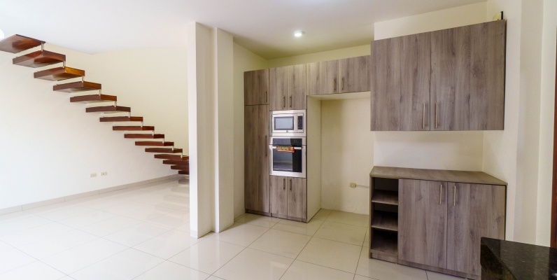 Casa en venta ubicada en Urbanización Villa Club, etapa Natura GeoBienes - Casa en venta ubicada en Urbanización Villa Club, etapa Natura - Plusvalia Guayaquil Casas de venta y alquiler Inmobiliaria Ecuador