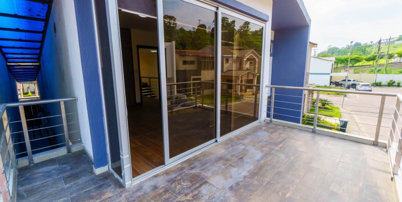 Casa en venta ubicada en Urbanización Villa Club, etapa Natura GeoBienes - Casa en venta ubicada en Urbanización Villa Club, etapa Natura - Plusvalia Guayaquil Casas de venta y alquiler Inmobiliaria Ecuador