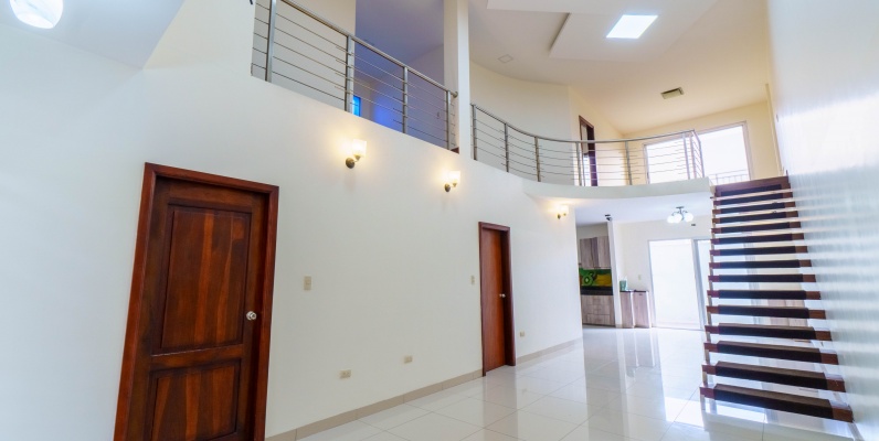 Casa en venta ubicada en Urbanización Villa Club, etapa Natura GeoBienes - Casa en venta ubicada en Urbanización Villa Club, etapa Natura - Plusvalia Guayaquil Casas de venta y alquiler Inmobiliaria Ecuador